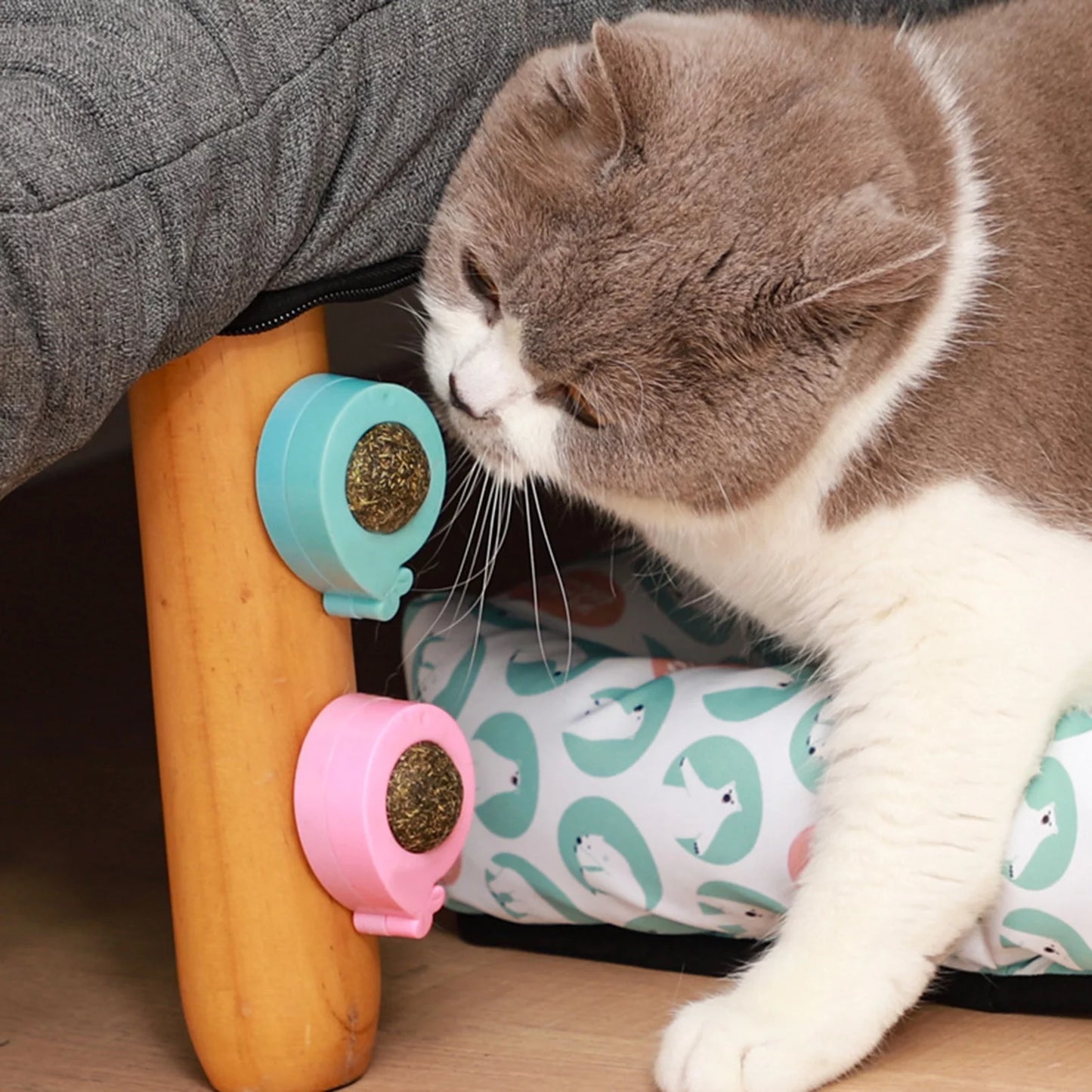 Cat Chew Toy 360 Degree Rotating Teeth Cleaning Pet Treat Catnip Ball Edible Cat Lick Treats Toy Pet Toy
